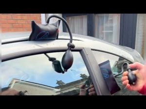 მანქანის გაღება